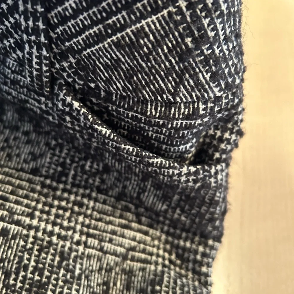 Express Shorts - Picture 7 of 9